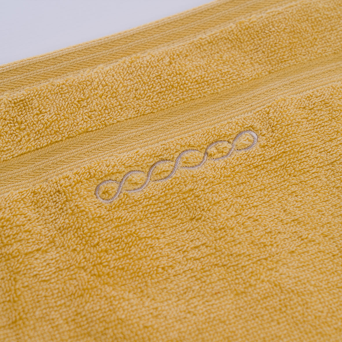 Bath towel "Topaze Impériale" - Saffron color