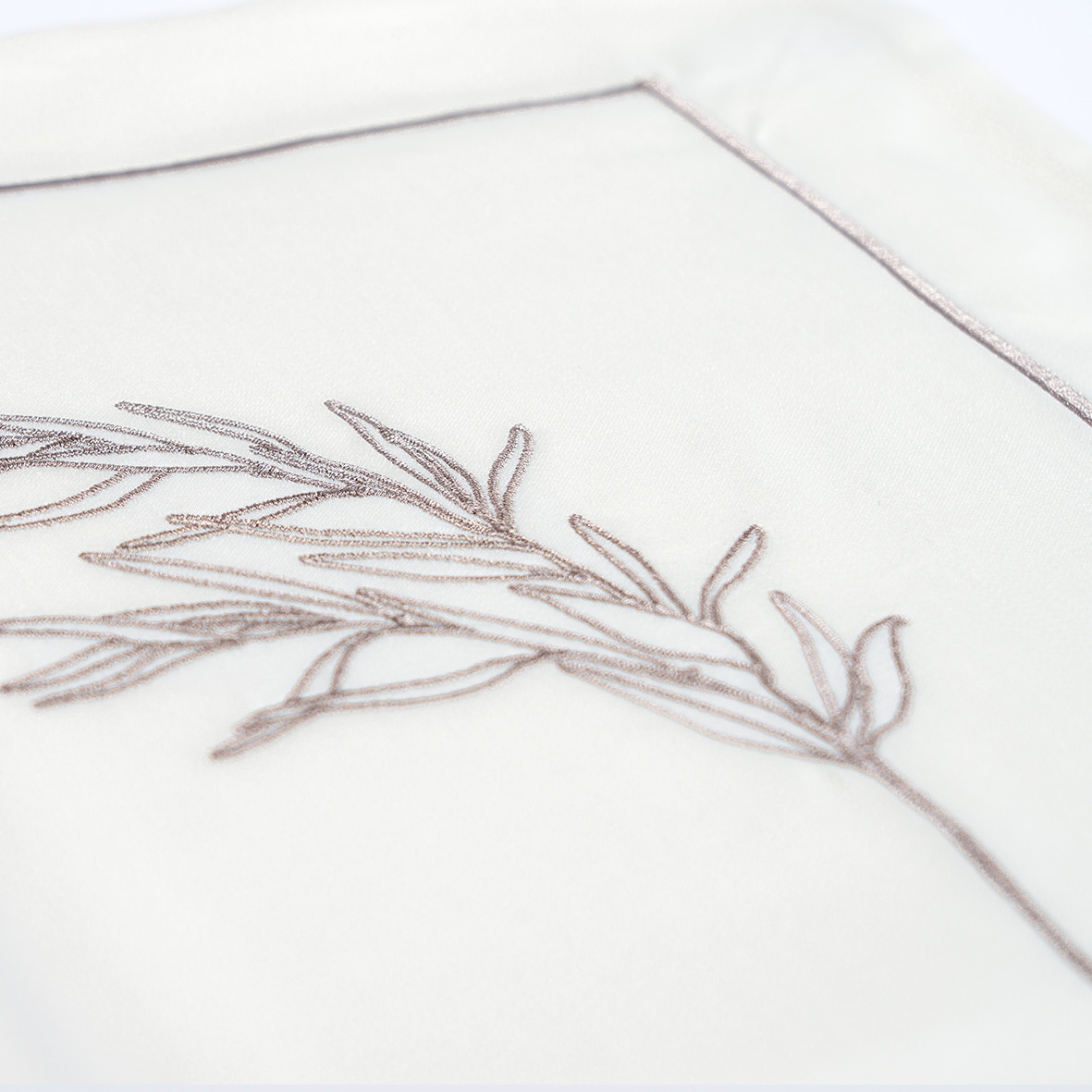 Pillowcase embroidery on the left "Jardins de Kyoto" - Ivory color