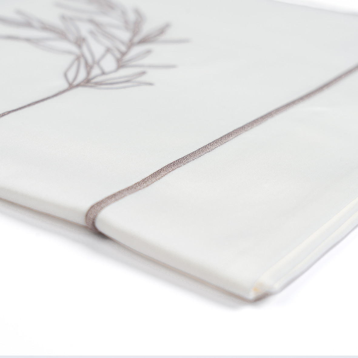 Pillowcase with embroidery jardins de Kyoto" - Ivory color | RKF Home