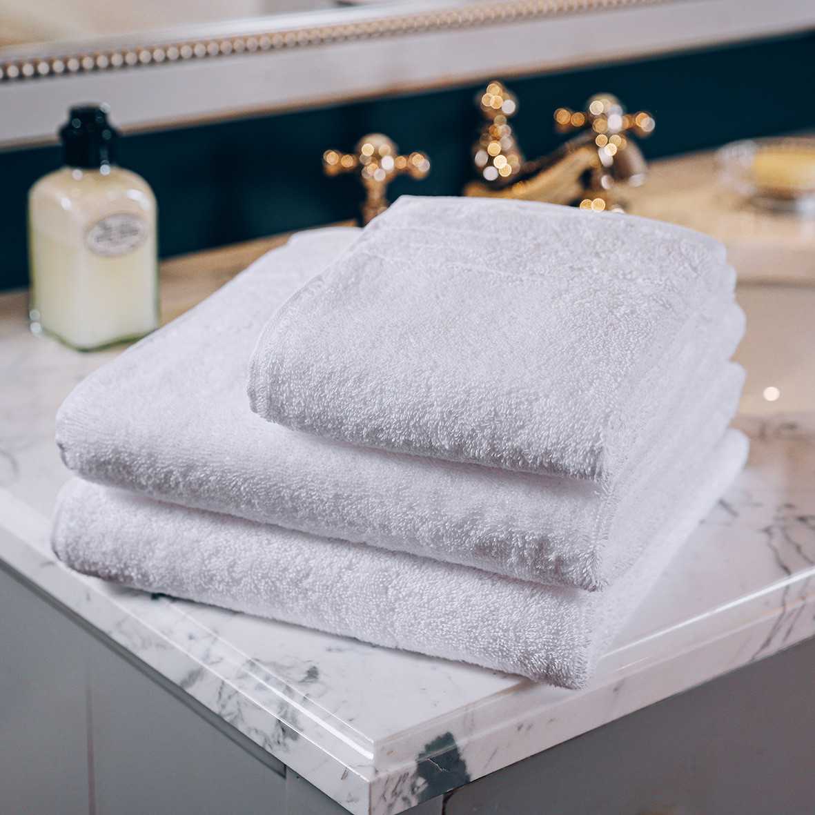 Bath towel "Nuit à Soho" - White