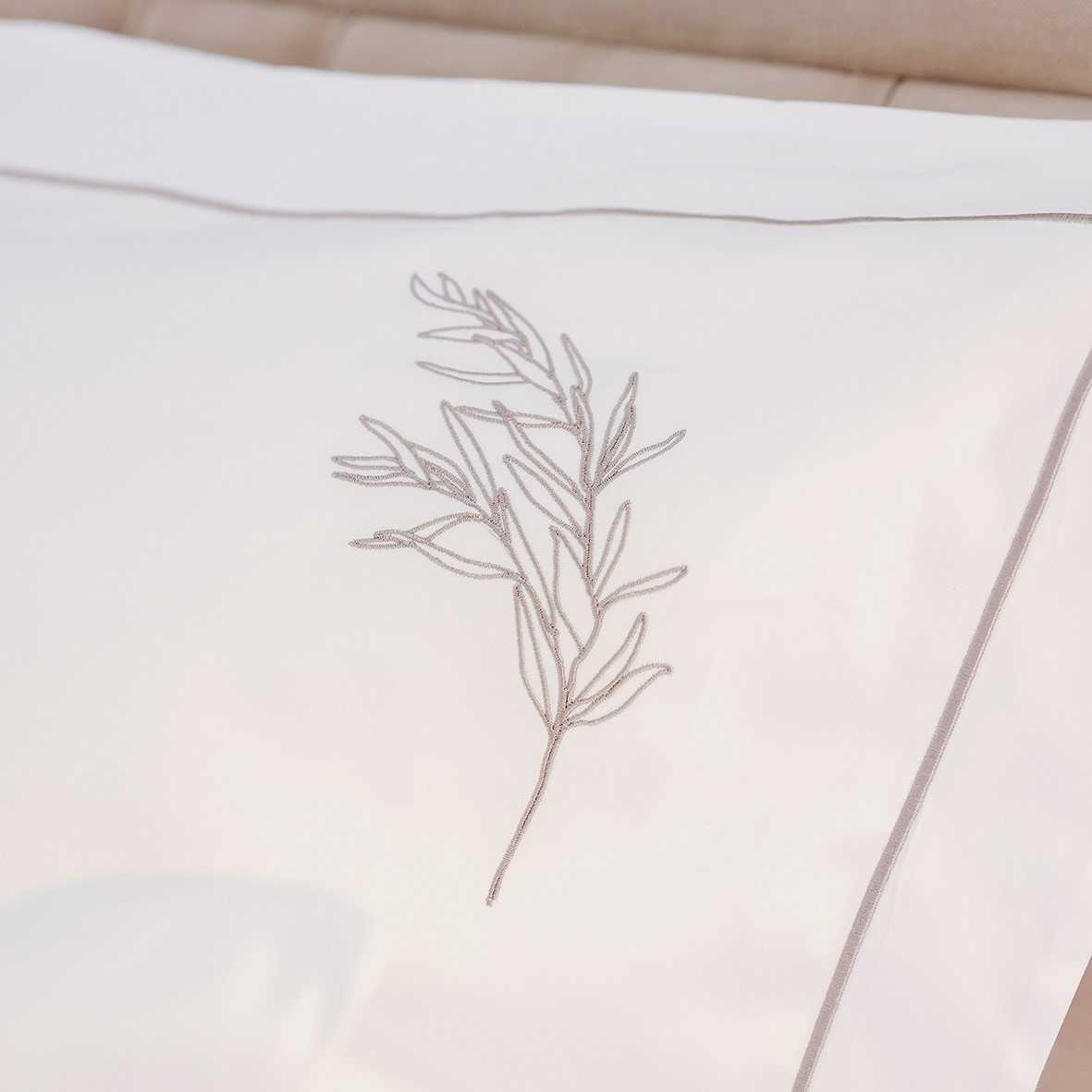 Pillowcase embroidery on the right "Jardins de Kyoto" - White