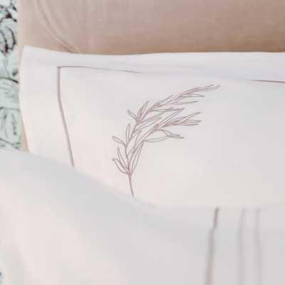 Pillowcase embroidery on the left  "Jardins de Kyoto" - White