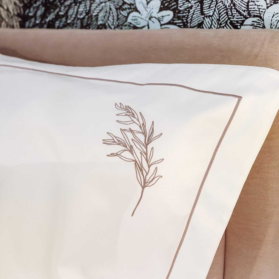 Pillowcase with embroidery jardins de Kyoto" - Ivory color | RKF Home