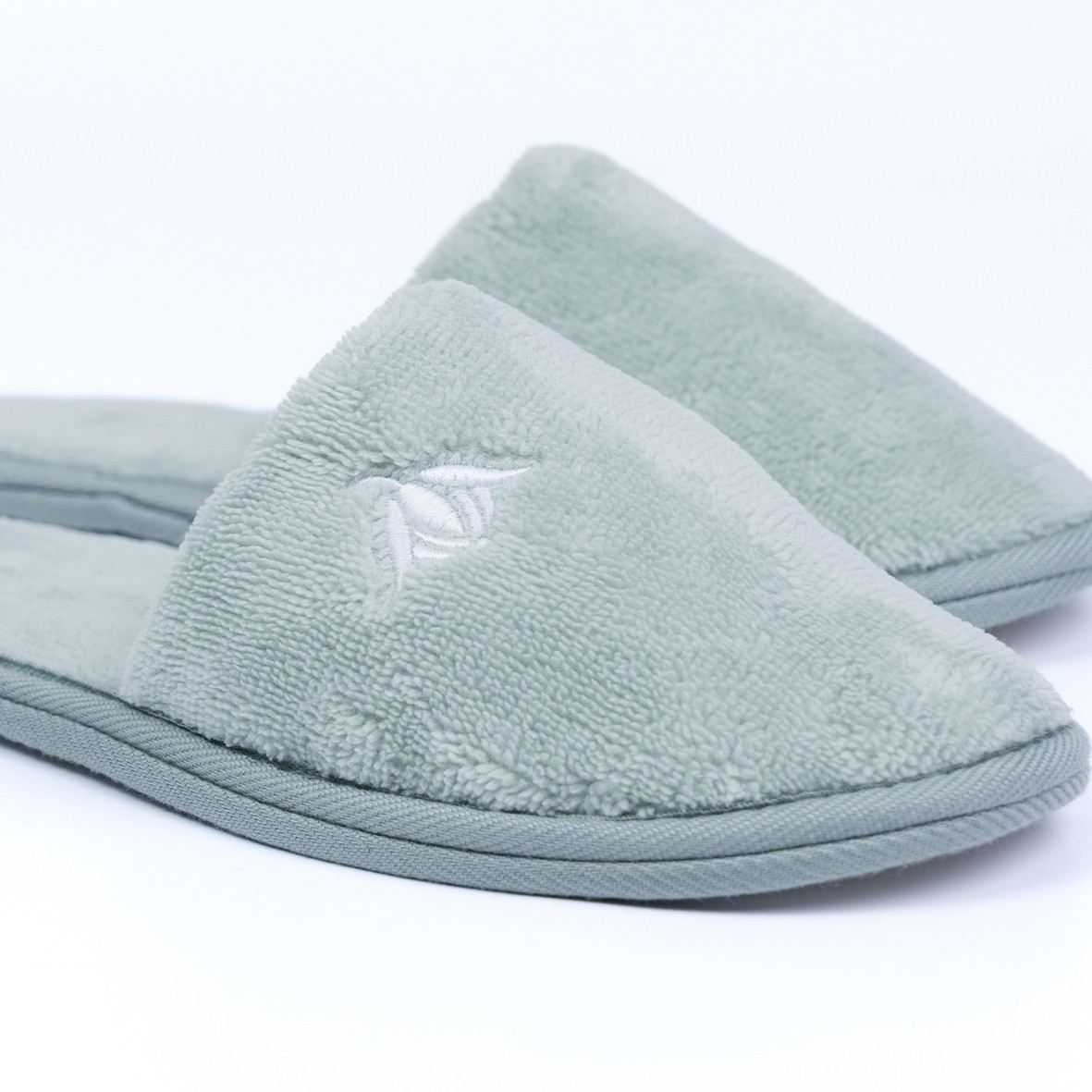 Bath slippers "Forêt Boréale" - Sage color