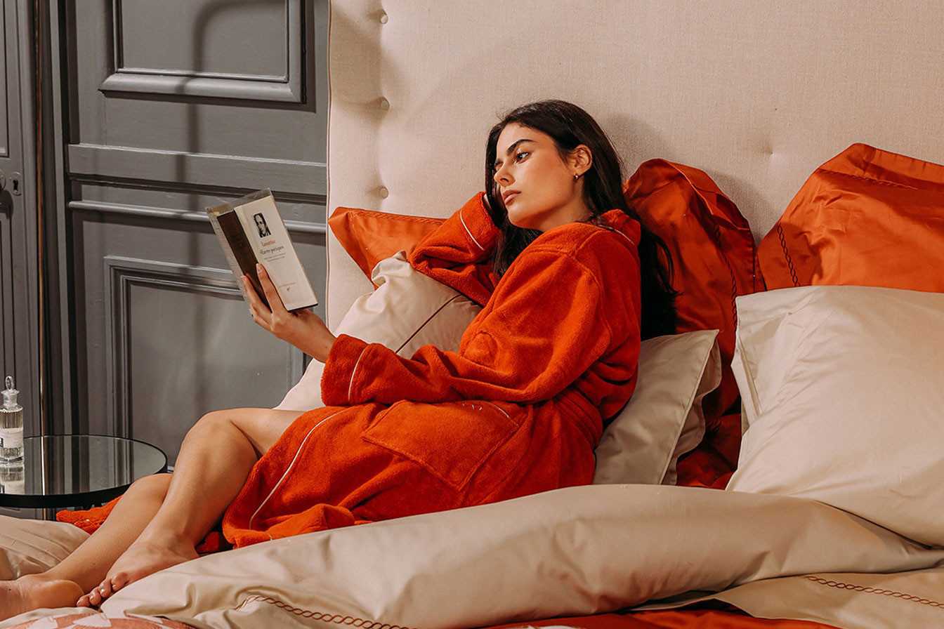 Bathrobe or dressing gown: what's the difference and which one to choose?